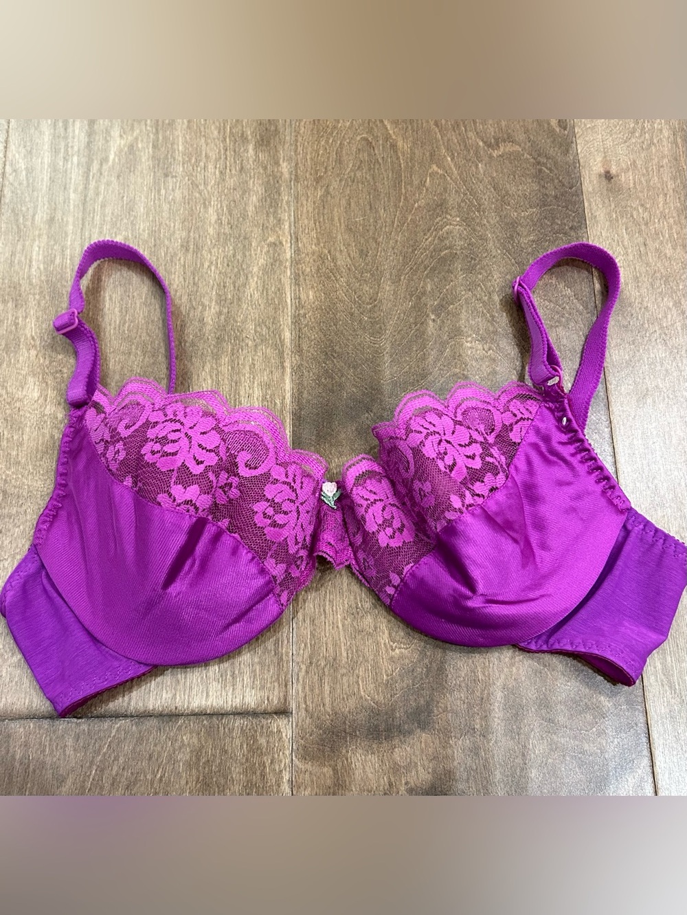 Vintage maidenform chantilly jewel tone purple satin bra 36B